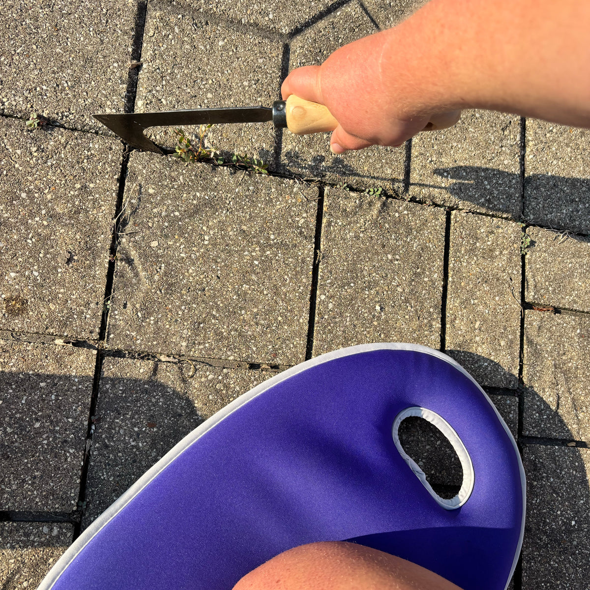 DeWit Patio Knife - Paver Weeding Tool, Head 5.5"L X 3"W Total Length: 11" 0.5 lbs