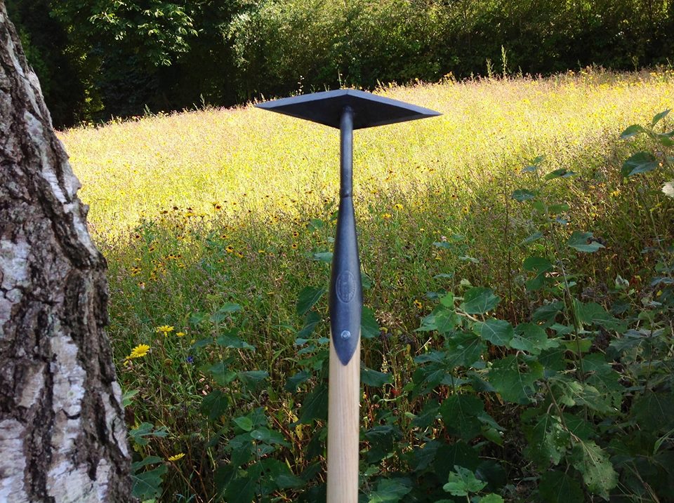 DeWit Diamond P-Grip Hoe, Head: 2"L x 8"W Total: 74"L 3.5lbs