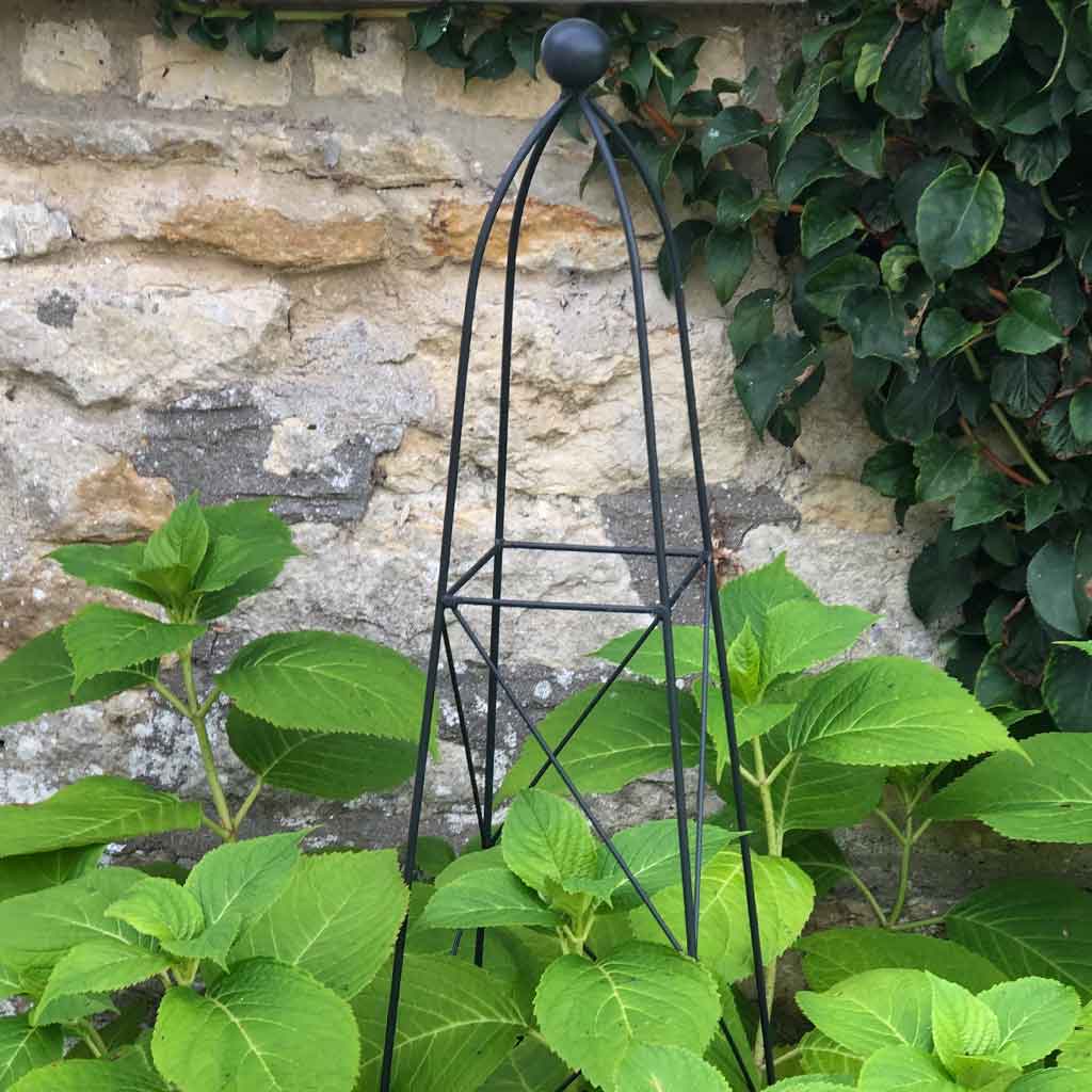 King Obelisk Ultra – Decorative Plant Support