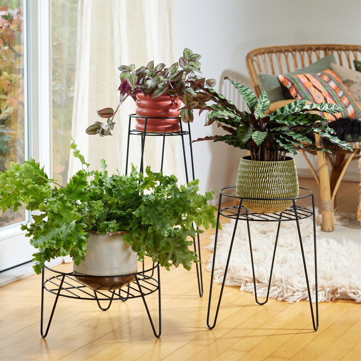 Short Black Metal Plant Stand – Heavy-Duty Powder-Coated Steel Planter Stand for Indoor & Outdoor Use