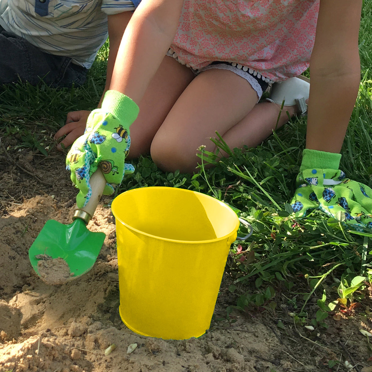 Little Pals Yellow Kids Gardening Kit – Metal Pail, Gloves & Hand Trowel