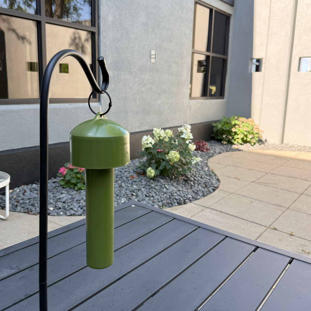 Green Guardian Organic Pest Control with Adjustable Height Shepherd Hook – Chemical-Free Outdoor Pest & Mosquito Repellent Kit