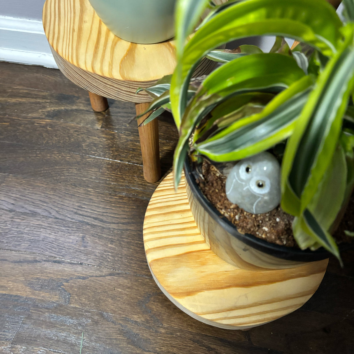 Set of 3 Plant Stand Tripods – Elevate Your Plants